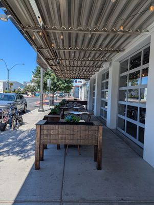 Mi Barrio Kitchen & Cocktails by null