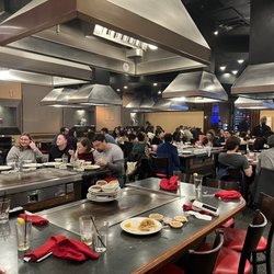 Benihana - Sugar Land - Busy restaurant on a Wednesday night in December