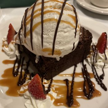 2Johns - Brownie and ice cream - Steakhouses Near Me - Bossier City, Louisiana