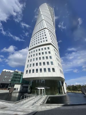 Turning Torso by null