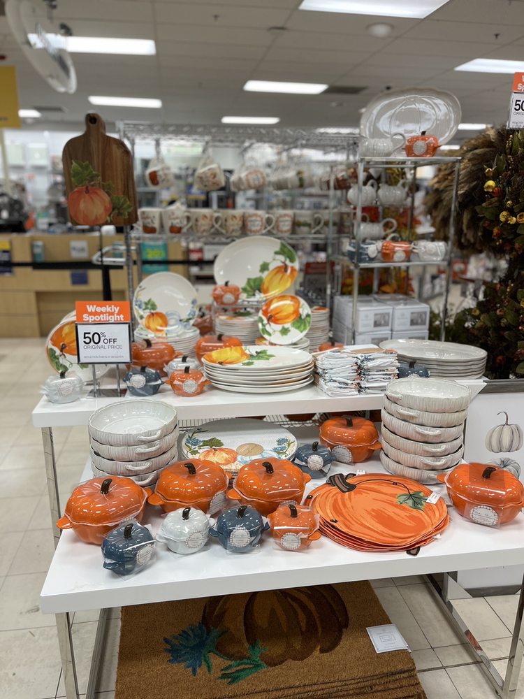 BELK DEPARTMENT STORE Updated August 2024 261 Mercer Mall Rd