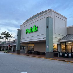 Publix - Front of store