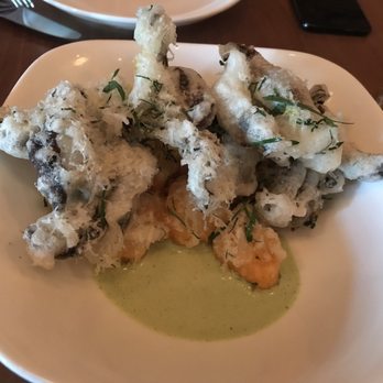 Daisies - Pasta Shops Near Me - Chicago, Illinois