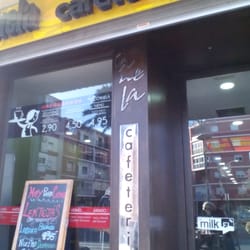 Canela - La entrada, que da el solecito por la mañana.