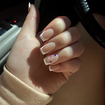 Red Nails & Spa - Nail Salons Near Me - North Providence, Rhode Island