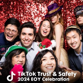 Snap Yourself Photo Booth - Photo Booth Rentals Near Me Snap Yourself Photo Booth - Photo Booth Rentals Near Me