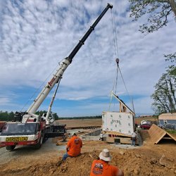 Big E & Son Construction - Setting a house on our foundation!