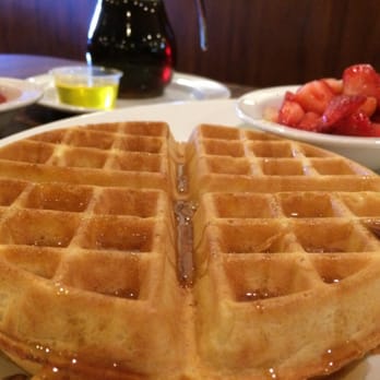 Nate'n Al's - After a long morning of Black Friday shopping, waffles, strawberries and coffee is the perfect pick me up. - Delis Near Me - Beverly Hills, California