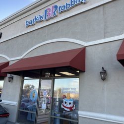 Baskin-Robbins - Exterior