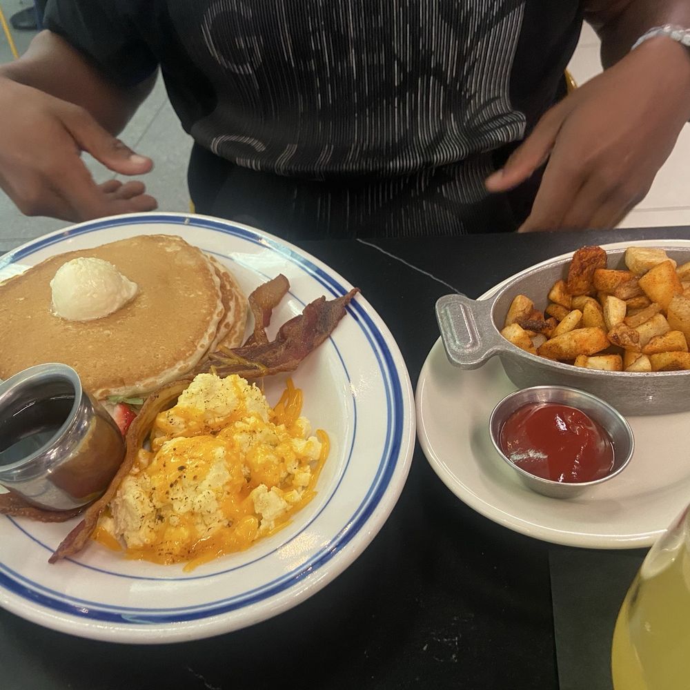 The Rustic - Breakfast & Brunch Near Me - Houston, Texas The Rustic - Breakfast & Brunch Near Me - Houston, Texas