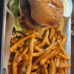 East Coast Wings + Grill - Classic Cheeseburger
