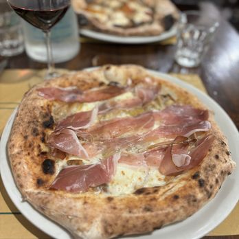 Il Pizzaiuolo - Pizza Near Me - Florence, FI