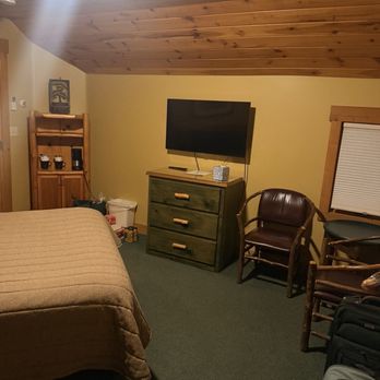 Grand Superior Lodge - Lake home guest room - Resorts Near Me - Two Harbors, Minnesota