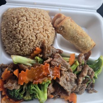 China Bob - Beef and broccoli  w/ fried rice.. Rice tasted kind plain - Chinese Near Me - Northport, Alabama