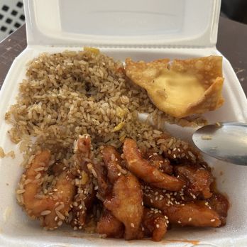 Vietnam Star Restaurant - LC4. Sesame Chicken Lunch, fried rice and wonton. Worst lunch ever. Rubber rice and bread. - Vietnamese Near Me - Maplewood, Minnesota Vietnam Star Restaurant - LC4. Sesame Chicken Lunch, fried rice and wonton. Worst lunch ever. Rubber rice and bread. - Vietnamese Near Me - Maplewood, Minnesota