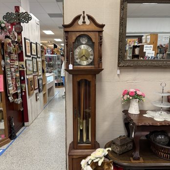 America's Antique Mall - Antiques Near Me - Melbourne, Florida