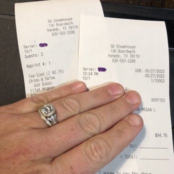 5D Grill and Lounge - The waitress knew she did a terrible job. - Burgers Near Me - Kenedy, Texas