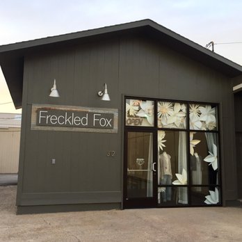 Freckled Fox - Women's Clothing Near Me - Spearfish, South Dakota Freckled Fox - Women's Clothing Near Me - Spearfish, South Dakota
