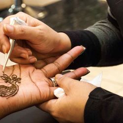 House of Beauty Eyebrow Threading