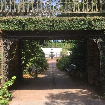 Bellingrath Gardens and Home - A fountain welcomes you into the gardens. - Museums Near Me - Theodore, Alabama Bellingrath Gardens and Home - A fountain welcomes you into the gardens. - Museums Near Me - Theodore, Alabama