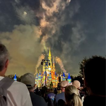 Magic Kingdom Park - Fireworks Show - Amusement Parks Near Me - Lake Buena Vista, Florida Magic Kingdom Park - Fireworks Show - Amusement Parks Near Me - Lake Buena Vista, Florida
