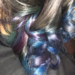 K R Hair Studio