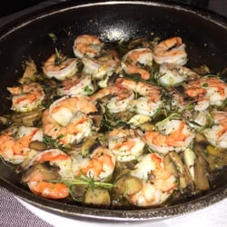Pizzeria Trattoria Trinacria - Schrimp Scampi with Mushrooms instead of Tomatoes. It is special order but VERY good!