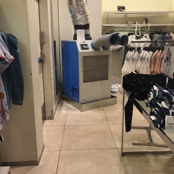 Zara - Industrial sized air blowers at a retail store! - Men's Clothing Near Me - Santa Monica, California Zara - Industrial sized air blowers at a retail store! - Men's Clothing Near Me - Santa Monica, California