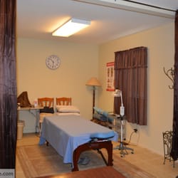 Auricular Medicine Center - Auricular medicine center Acupuncture patien -treatment room