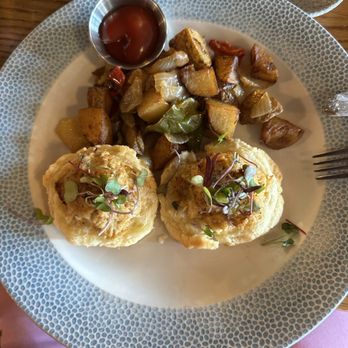 Hen Quarter - Crab Cake Benedict - Southern Near Me - Alexandria, Virginia Hen Quarter - Crab Cake Benedict - Southern Near Me - Alexandria, Virginia