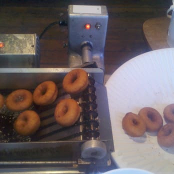 Shelburne Farm - fresh and hot cider donuts! - Farms Near Me - Stow, Massachusetts
