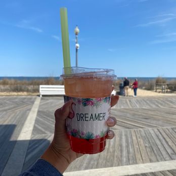 Dreamer Juice - Strawberry Lemonade with strawberry popping boba - Juice Bars & Smoothies Near Me - Rehoboth Beach, Delaware