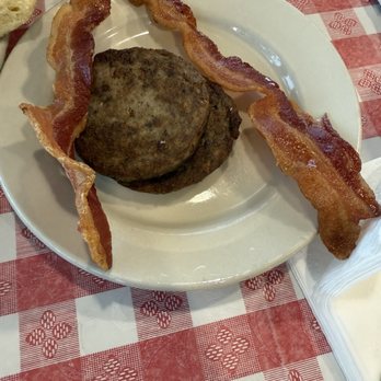 Dick's Uptown Cafe - Bacon and sausage - Breakfast & Brunch Near Me - Cedar Hill, Texas
