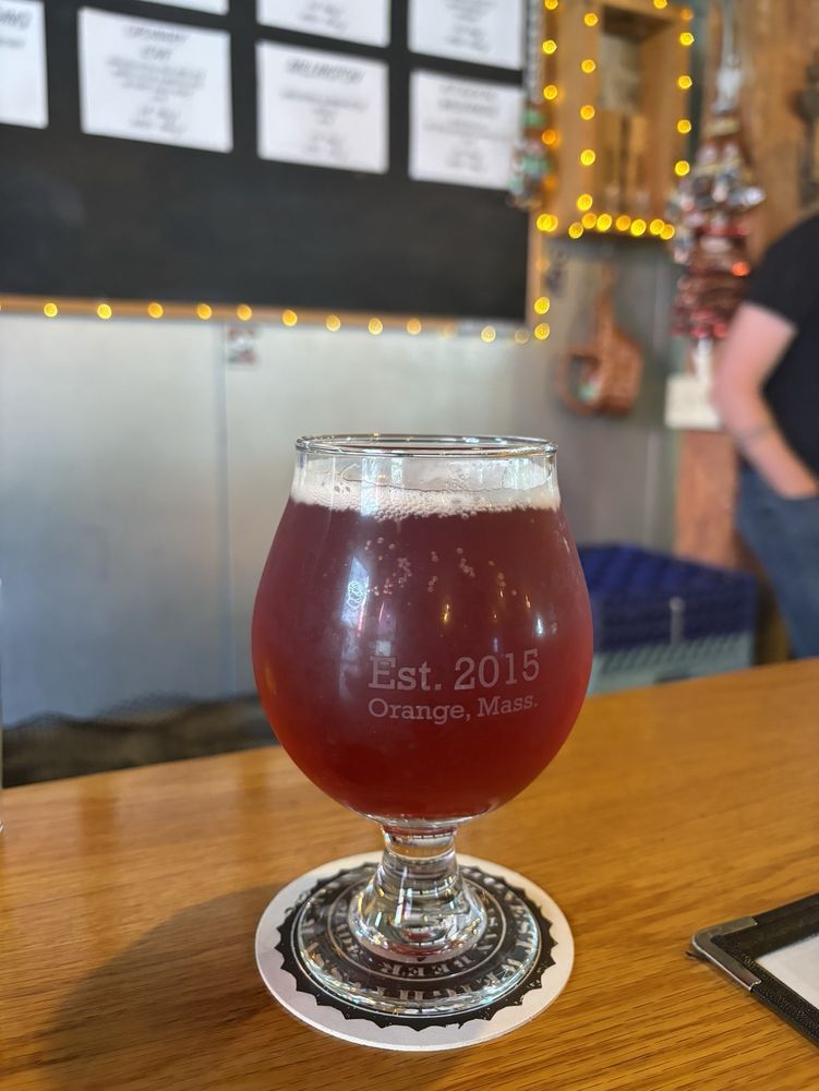 Honest Weight Artisan Beer Logo