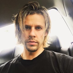New Waves Salon