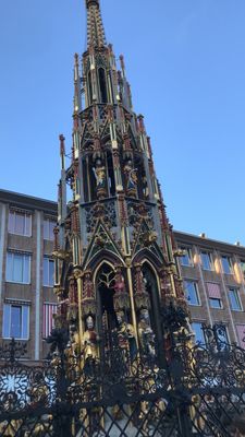 Schöner Brunnen by null