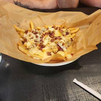 Mo’s on Main - Breakfast poutine - Southern Near Me - Huntingdon, Tennessee