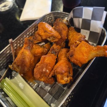 Slice 19 - Buffalo chicken wings - Pizza Near Me - Henderson, Nevada Slice 19 - Buffalo chicken wings - Pizza Near Me - Henderson, Nevada