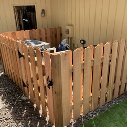 Midwest Fence - Alternating Board Fencearound Pool Gear