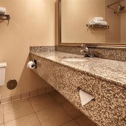 Best Western Plus Yadkin Valley Inn & Suites