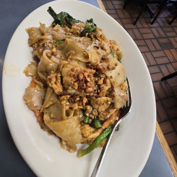 Bangkok Thai Deli - Pad sa eww - Delis Near Me - Saint Paul, Minnesota