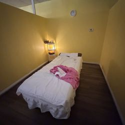 East Sun Foot Massage - Private massage room