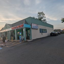 Four Mile Food - The place is hidden. if you see the tabacco and mini mart, keep driving to the back and right of this building