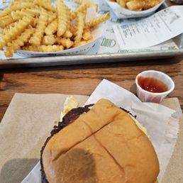 Double plain burger with fries I did order (2) double plain burger, (1) cheese double burger, (2) fries and (3) large drinks Double plain burger with fries I did order (2) double plain burger, (1) cheese double burger, (2) fries and (3) large drinks