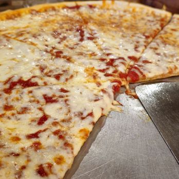 Gaby's Pizza - Order a large pie at Gabys - Pizza Near Me - Hollis, New York