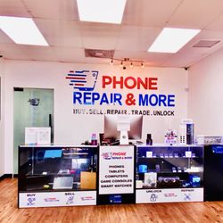 Phone Repair & More - St.Petersburg - Cute & super clean Inside..