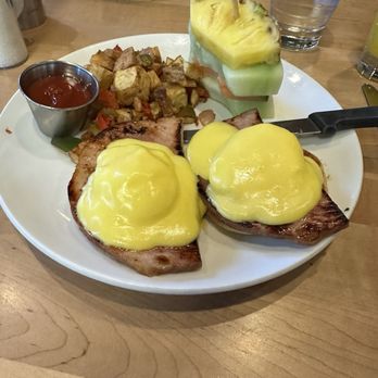 Breakfast Club - Ham Benedict with potatoes and fresh fruit - Breakfast & Brunch Near Me - Phoenix, Arizona