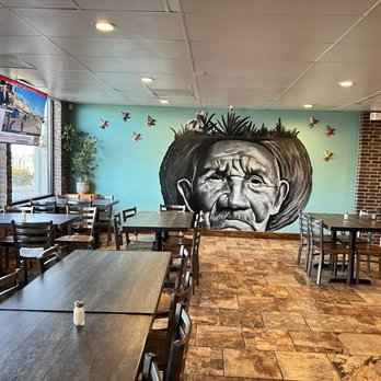 El Taco Veloz - Main dining area with new cool mural painting. - Mexican Near Me - Westminster, Colorado El Taco Veloz - Main dining area with new cool mural painting. - Mexican Near Me - Westminster, Colorado
