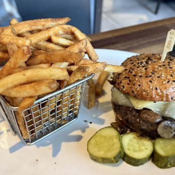 Yard House - New American Near Me - Carlsbad, California