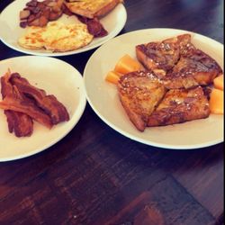 The Station - Double Diamond French Toast & The Vonne-Lynn!